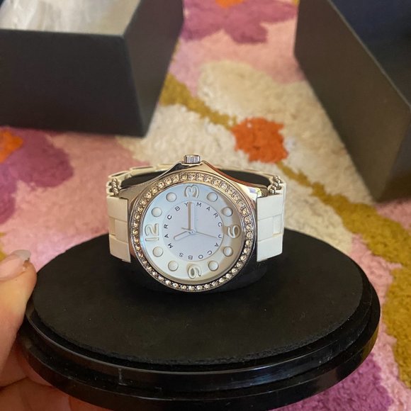 Marc by Marc Jacobs White Watch with crystals and silicone strap - Picture 4 of 9